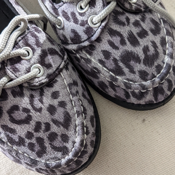 Grey Leopard Loafer Flats Sz 8 - Picture 4 of 4